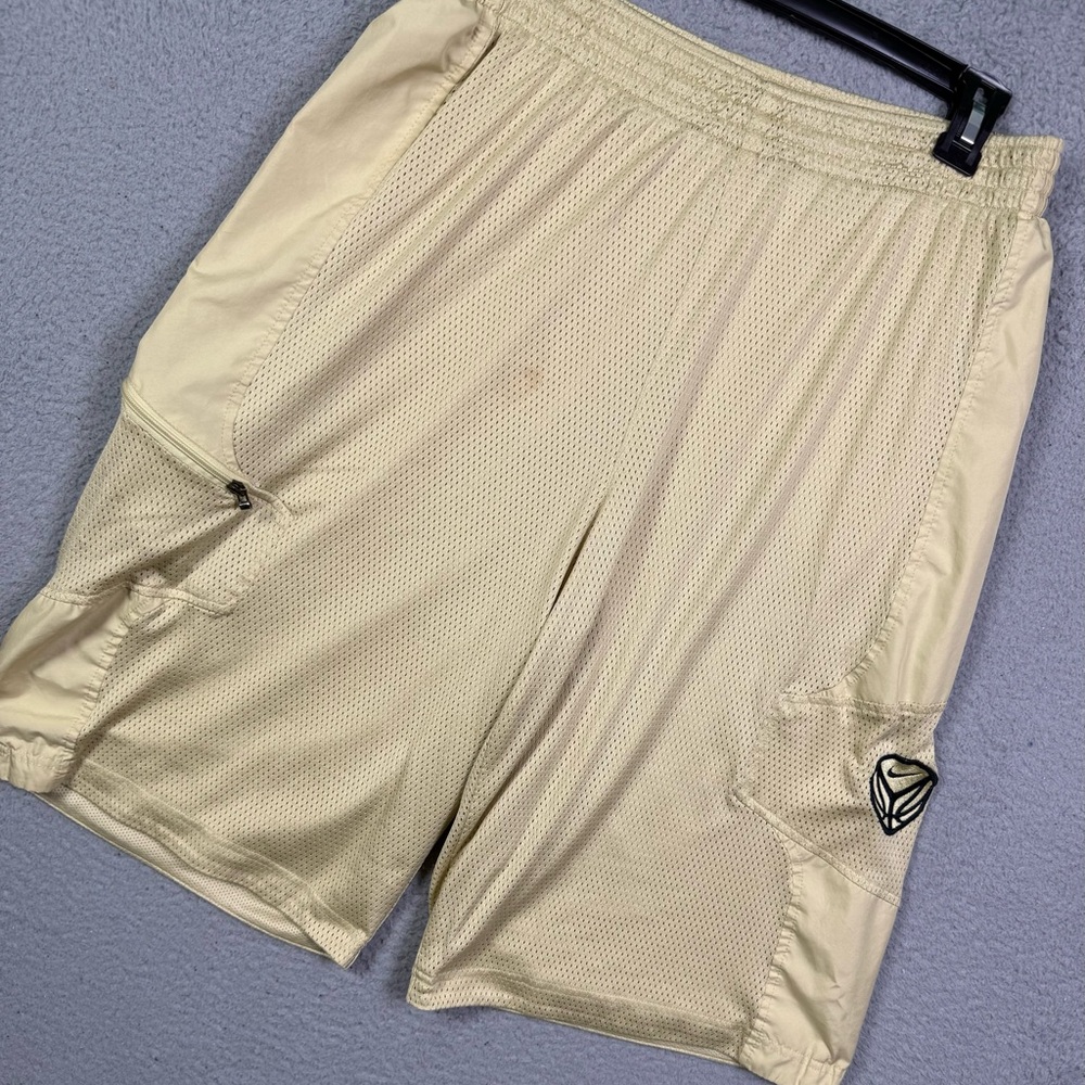Vintage y2k Nike basketball shorts‎